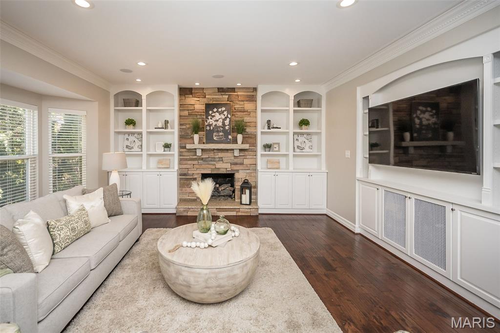 136 Roehampton Lane
