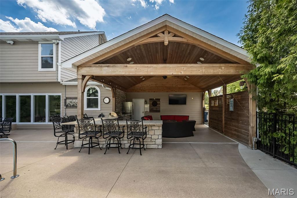 136 Roehampton Lane