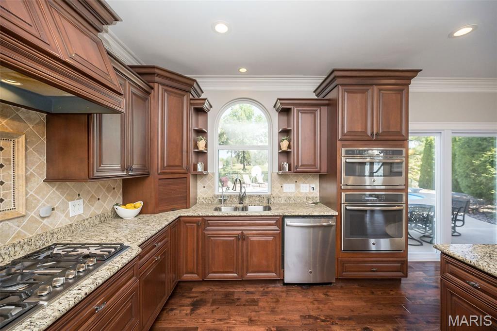 136 Roehampton Lane