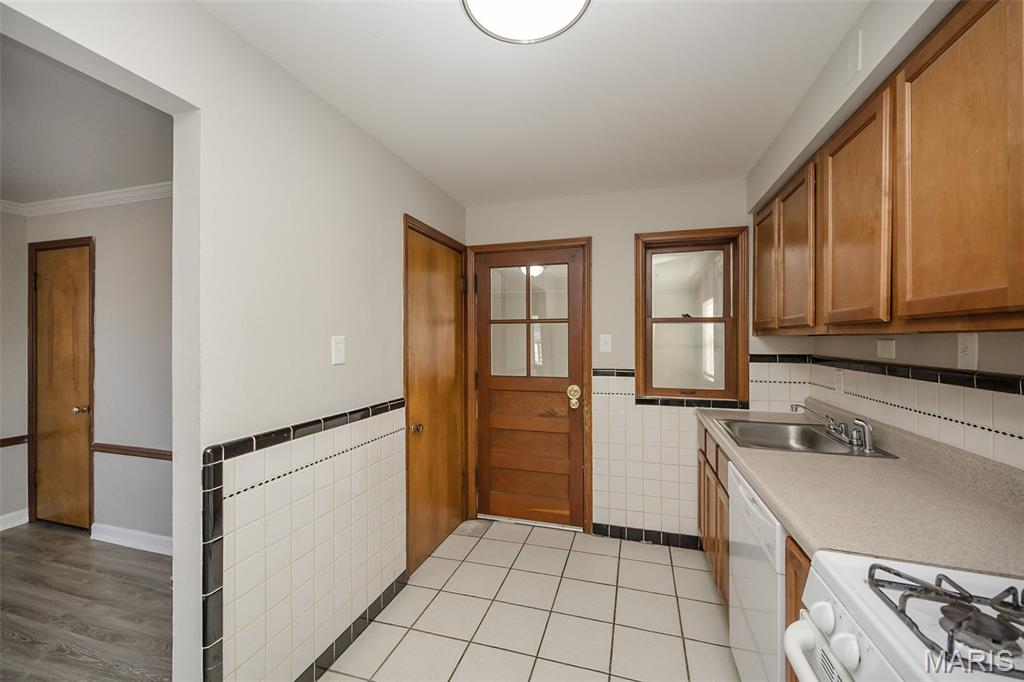 1232 Forest Home Drive