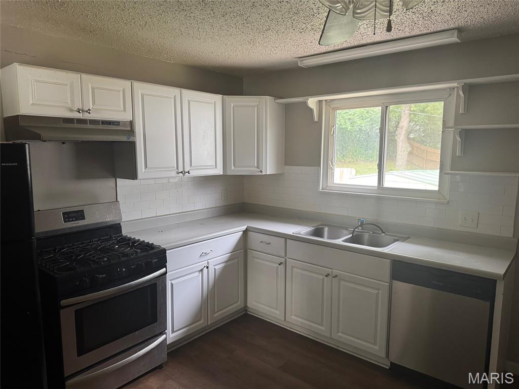 1090 Howdershell Road