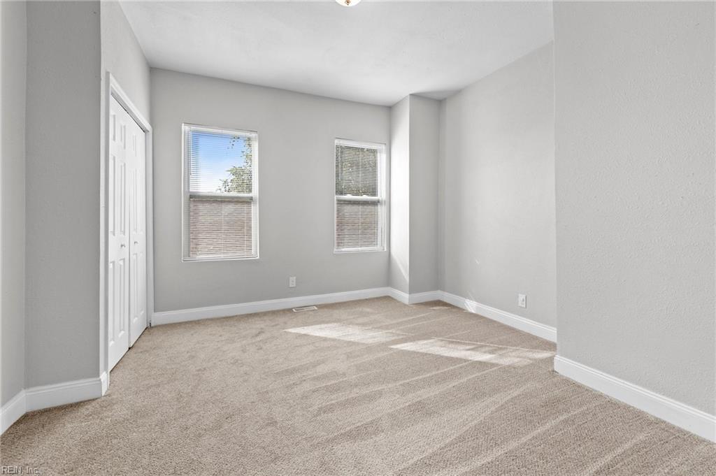 3233 Lyons AVE