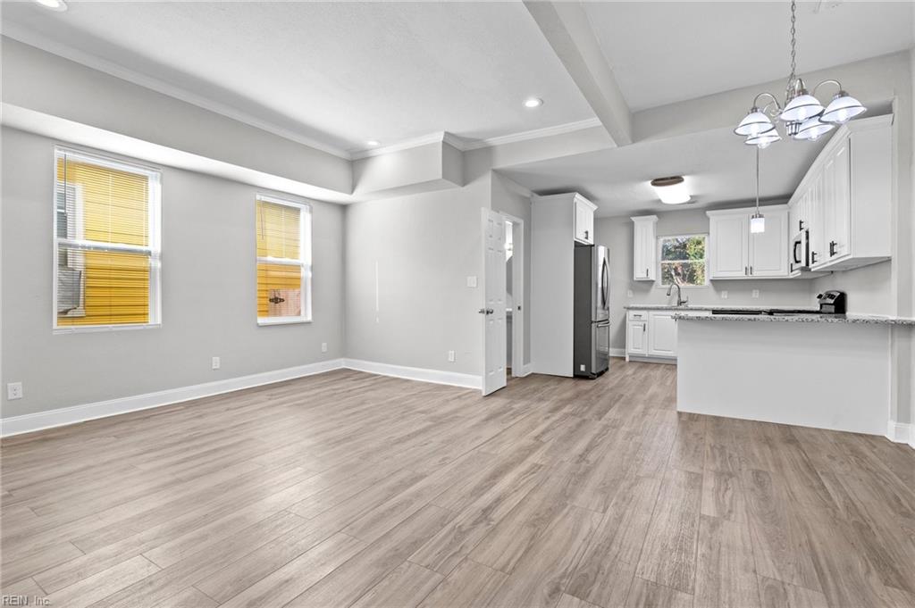 3233 Lyons AVE