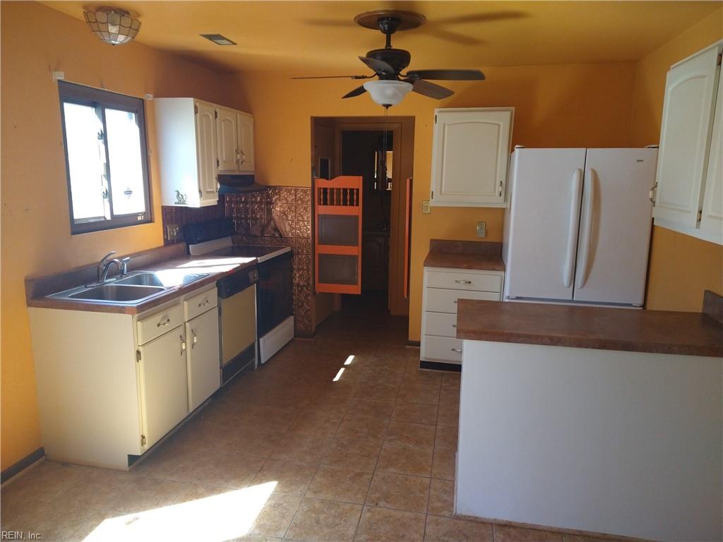 3873 Peachtree LN