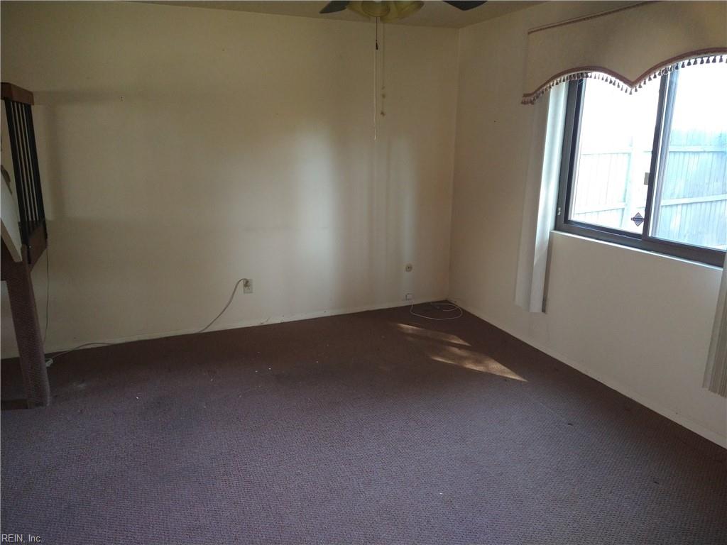 3873 Peachtree LN