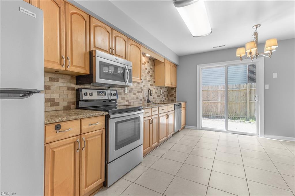 1508 Chirnside CT