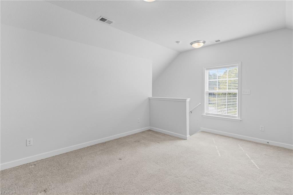 2100 Steiner ST