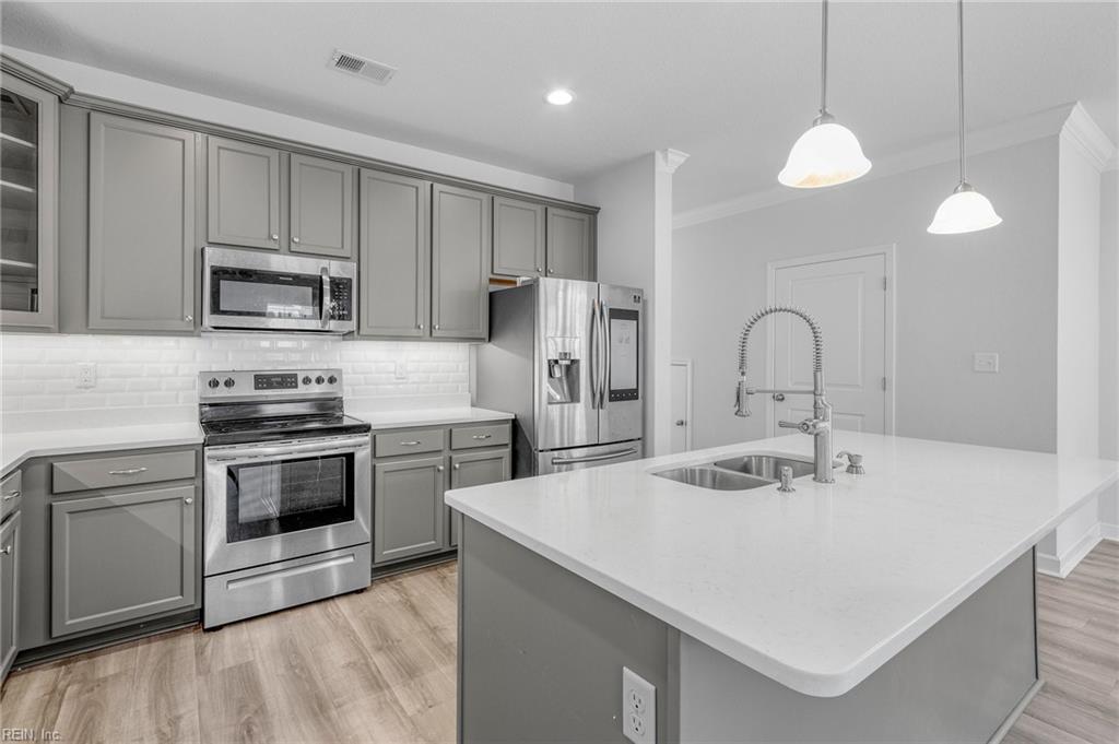 2100 Steiner ST