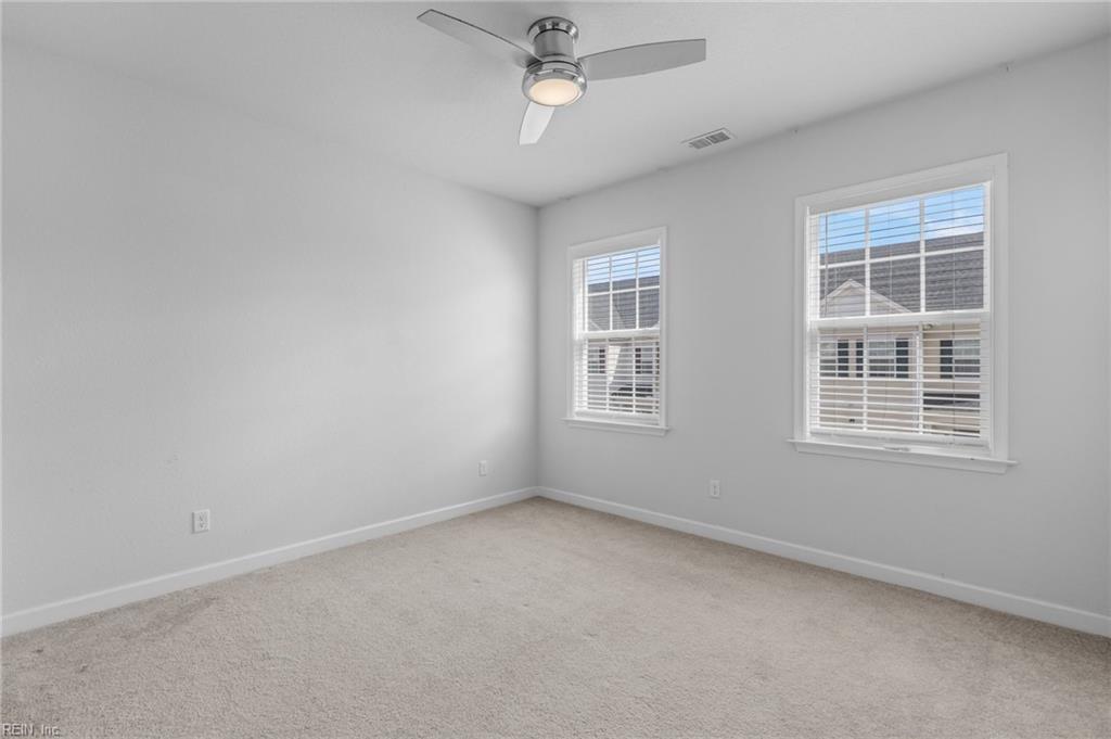 2100 Steiner ST
