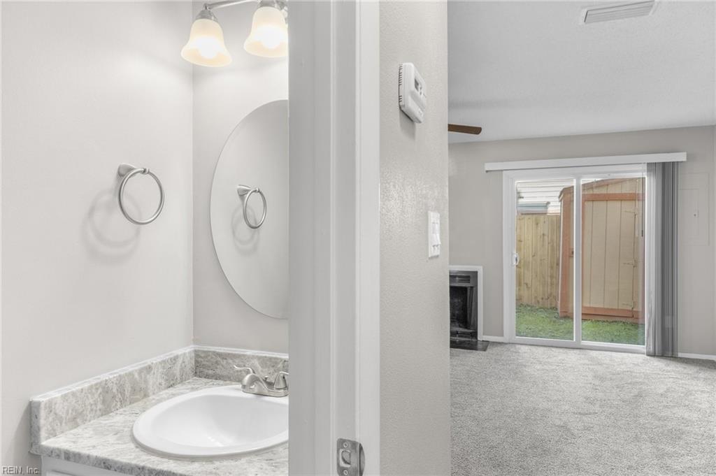 1402 Northface CT