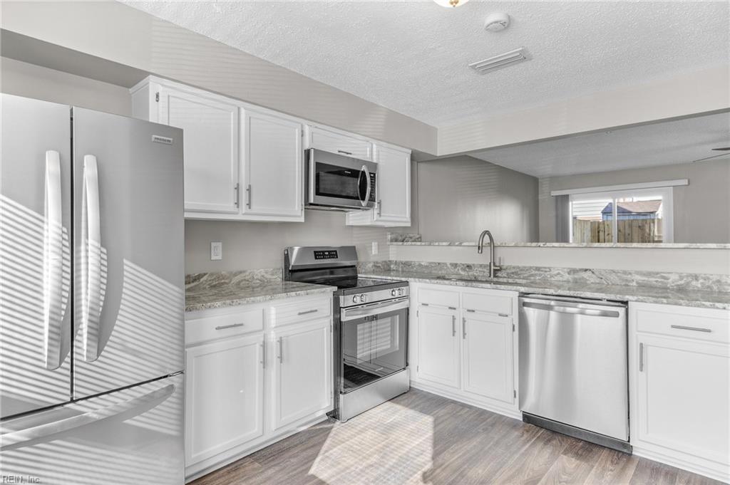 1402 Northface CT