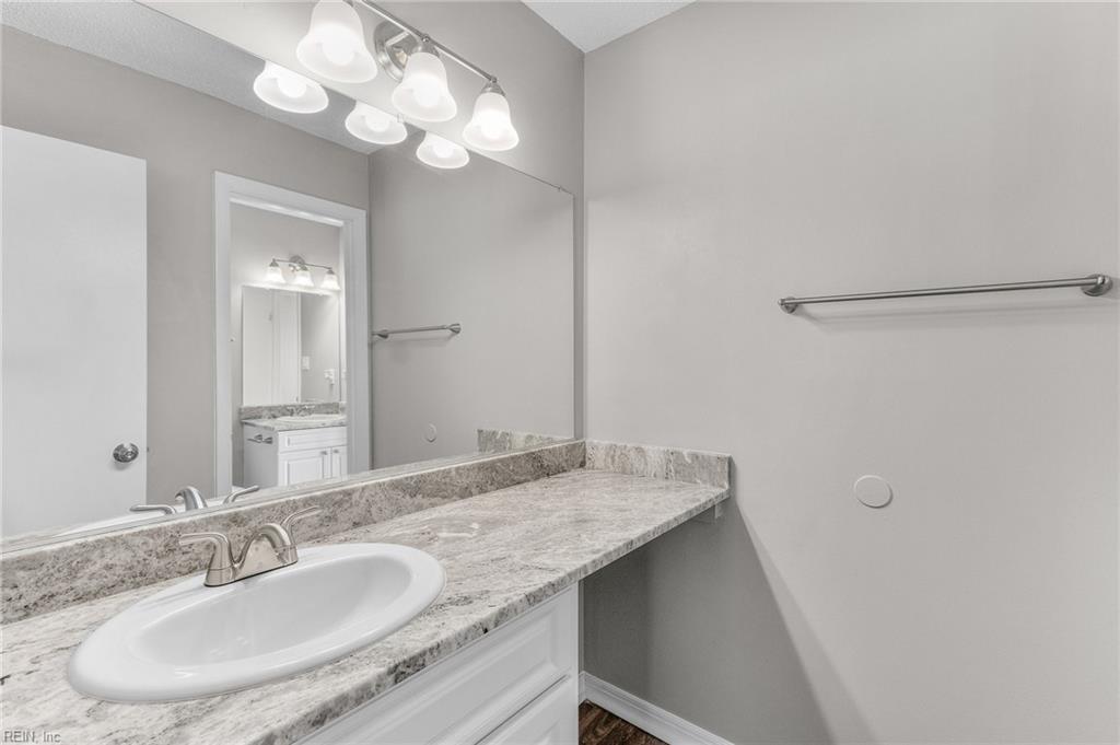 1402 Northface CT