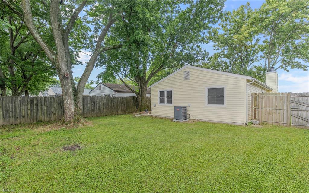 1752 Solar LN
