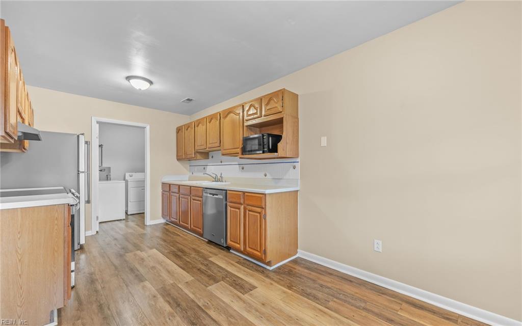 1752 Solar LN