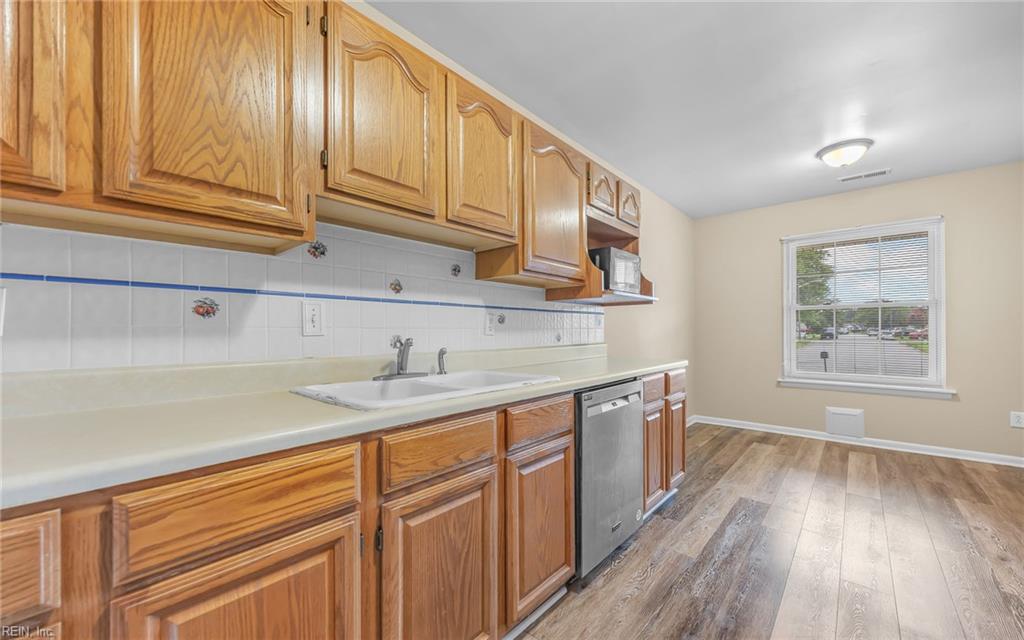 1752 Solar LN