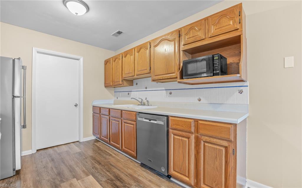 1752 Solar LN