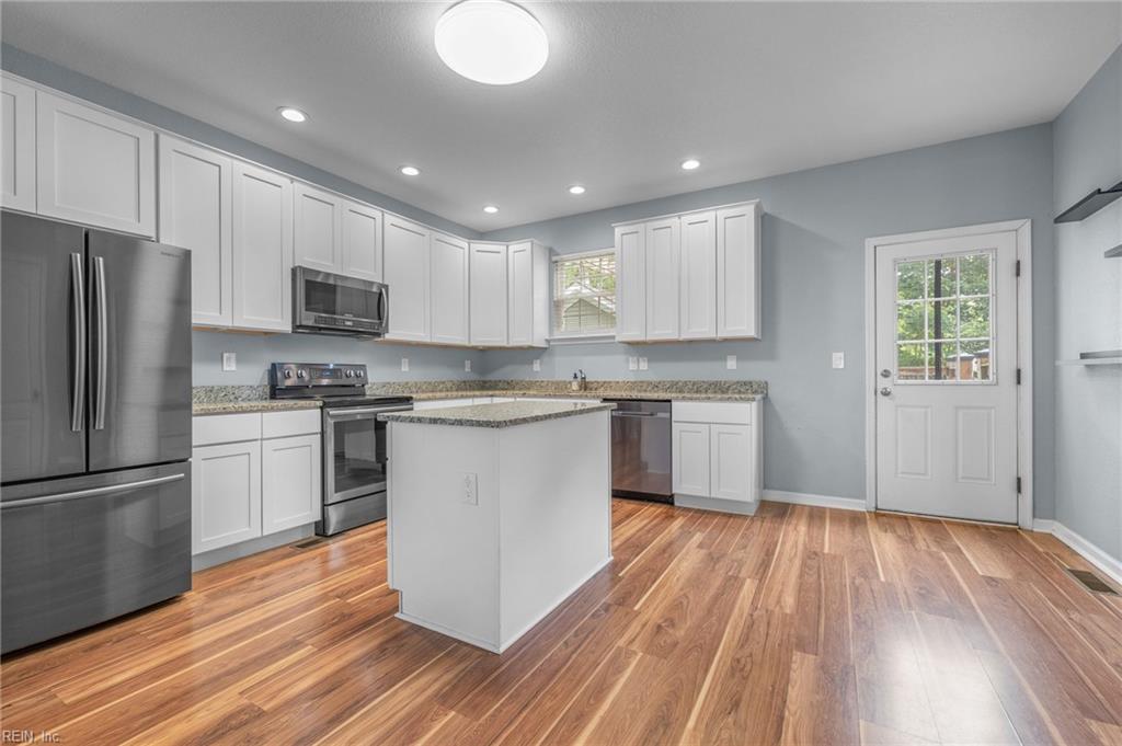 426 W 28th ST