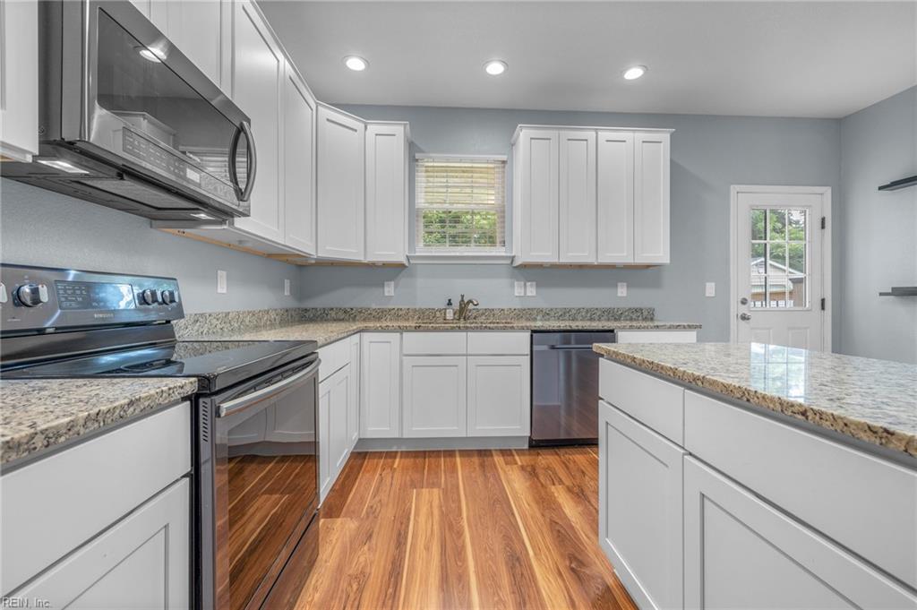 426 W 28th ST