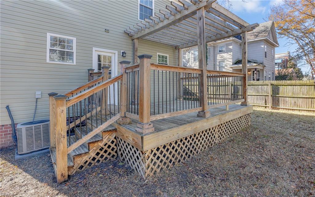426 W 28th ST