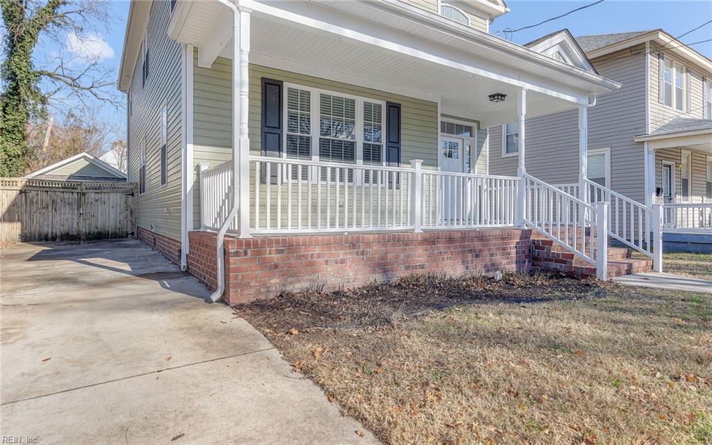 426 W 28th ST