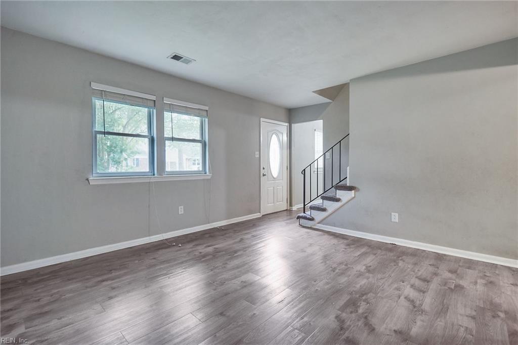 2916 Dante PL