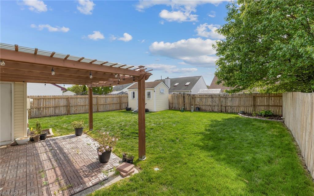 1872 Gershwin DR