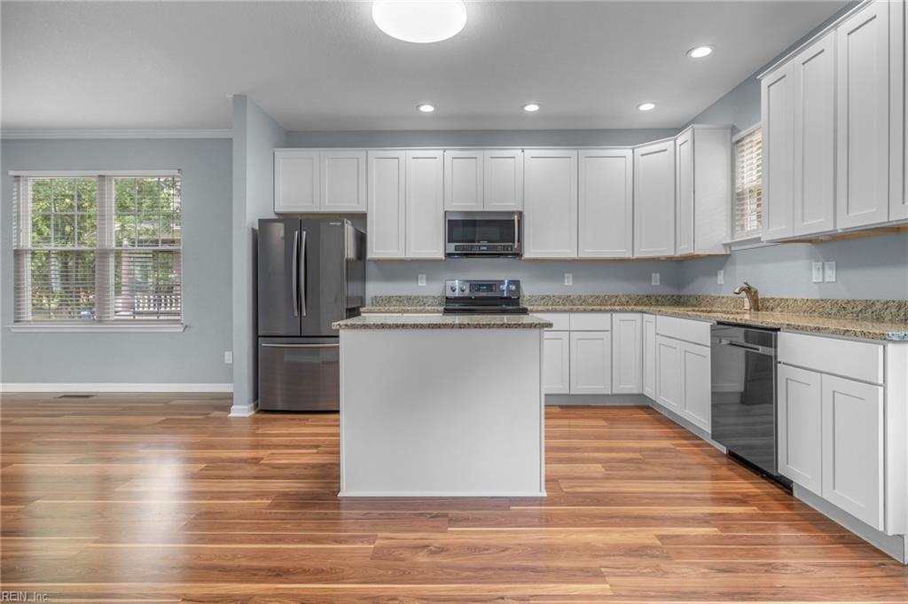 426 W 28th ST