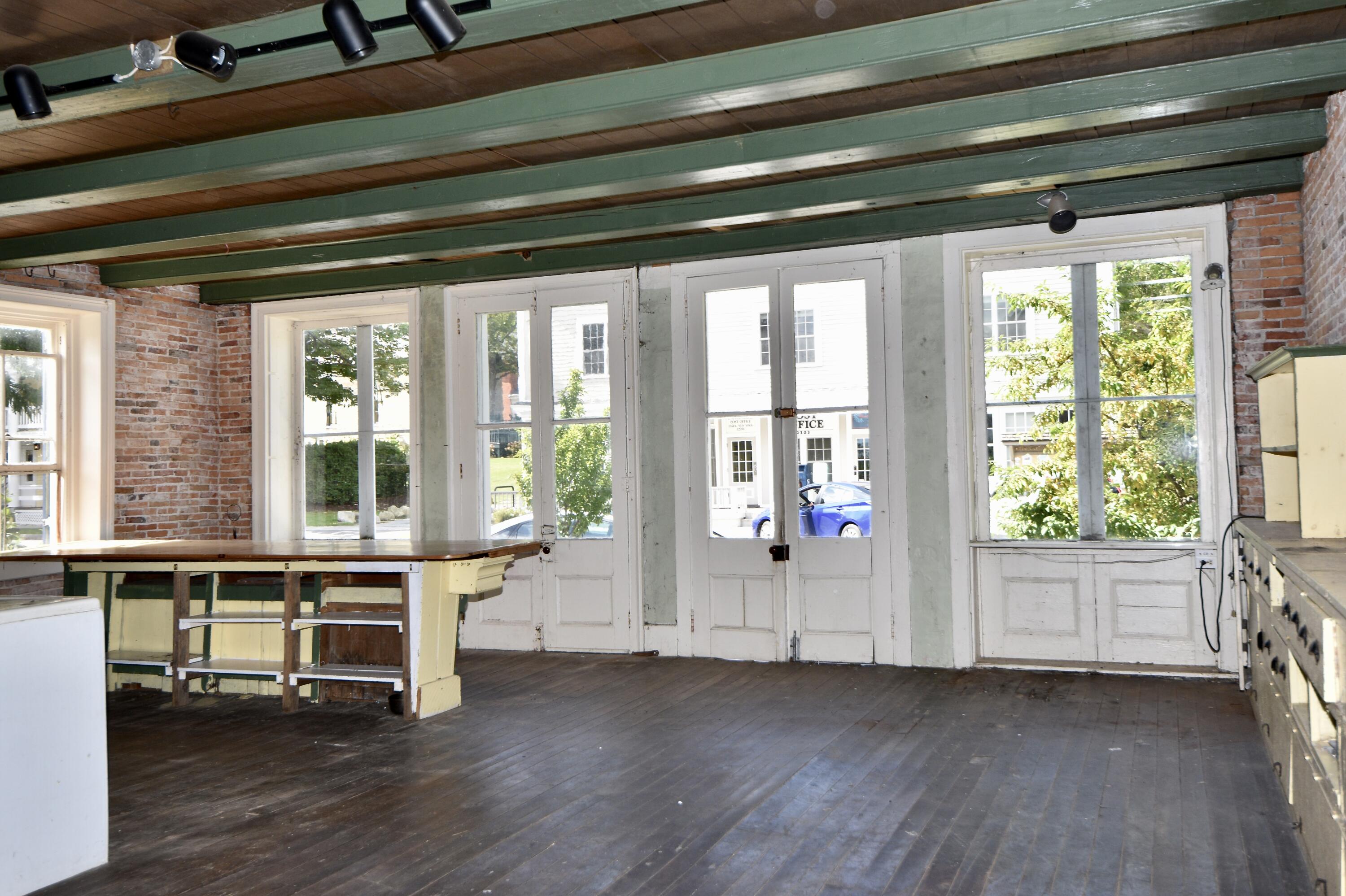 2304 Main Street Street