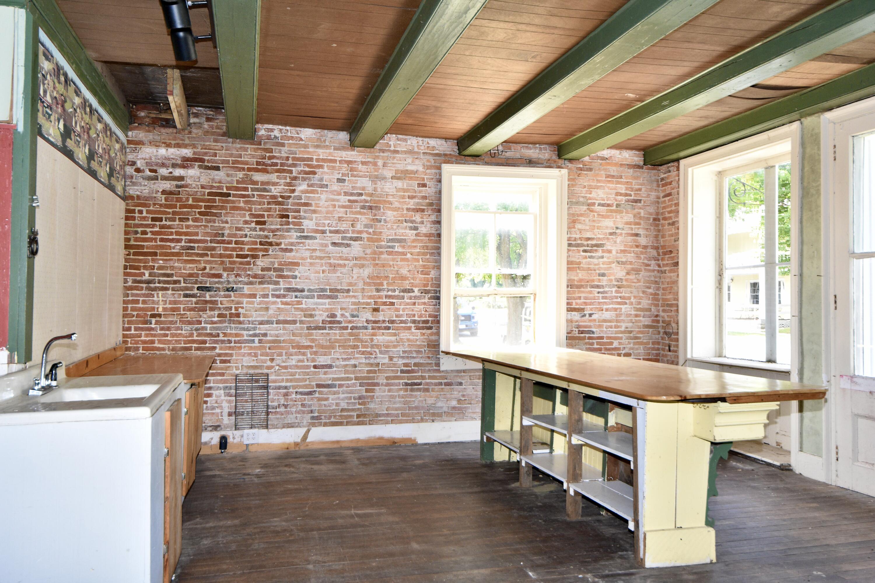 2304 Main Street Street