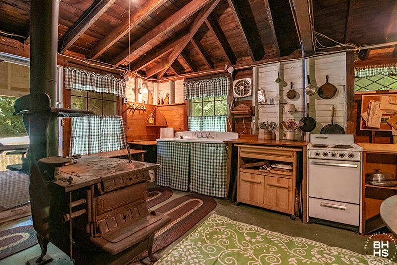 1801 Lake Shore Rd Road