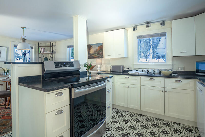 2830 Essex Road Road