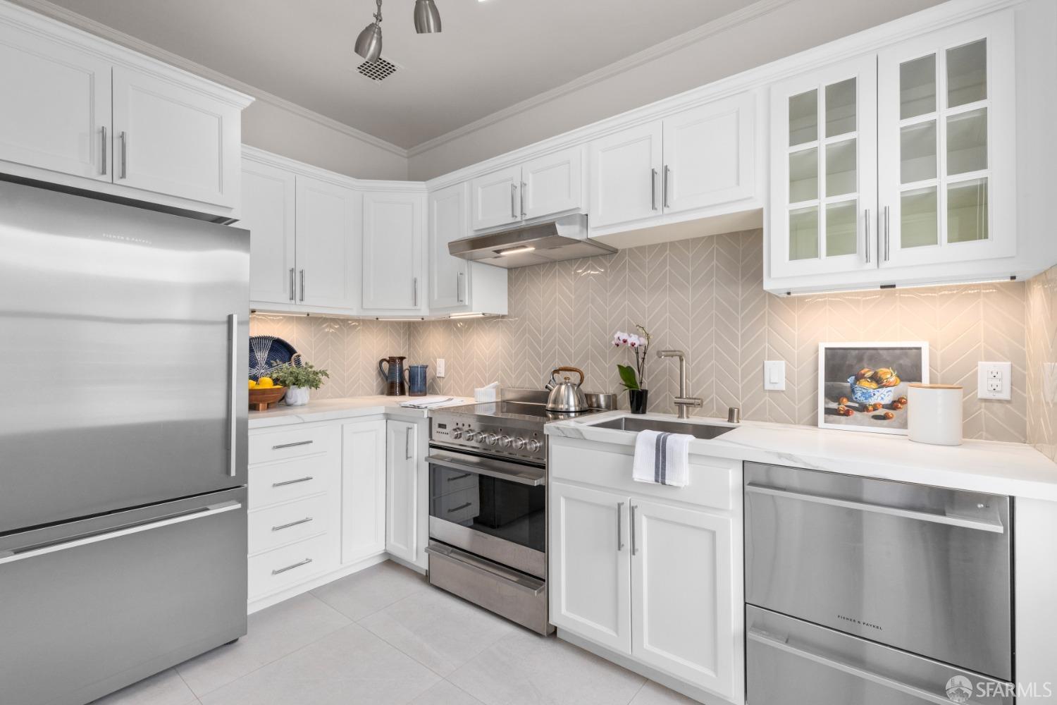 1895 Pacific Avenue # 406
