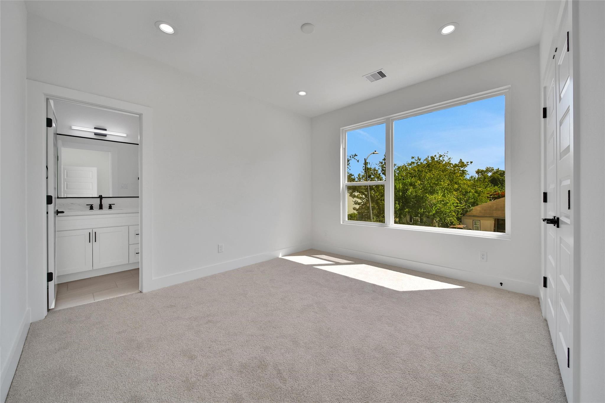 7012 Saint Augustine Street