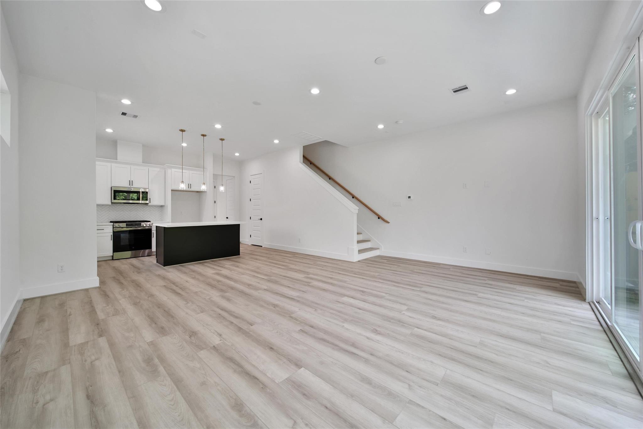 7012 Saint Augustine Street