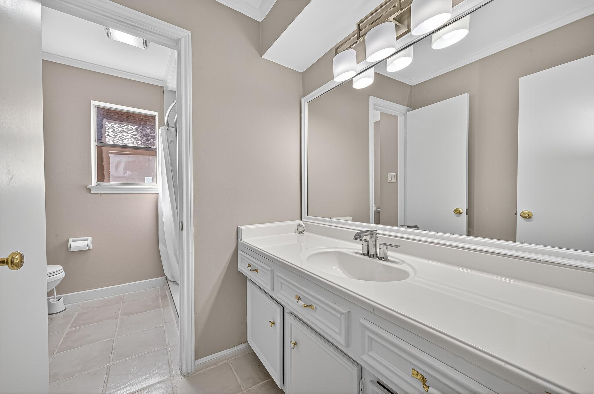13903 Chevy Chase Drive
