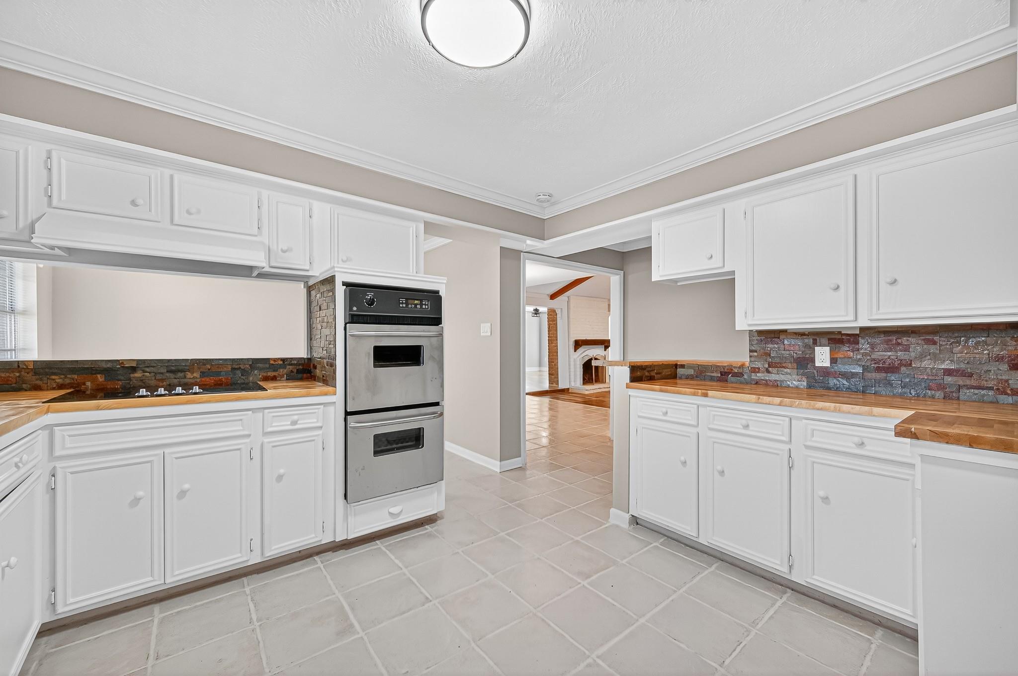 13903 Chevy Chase Drive