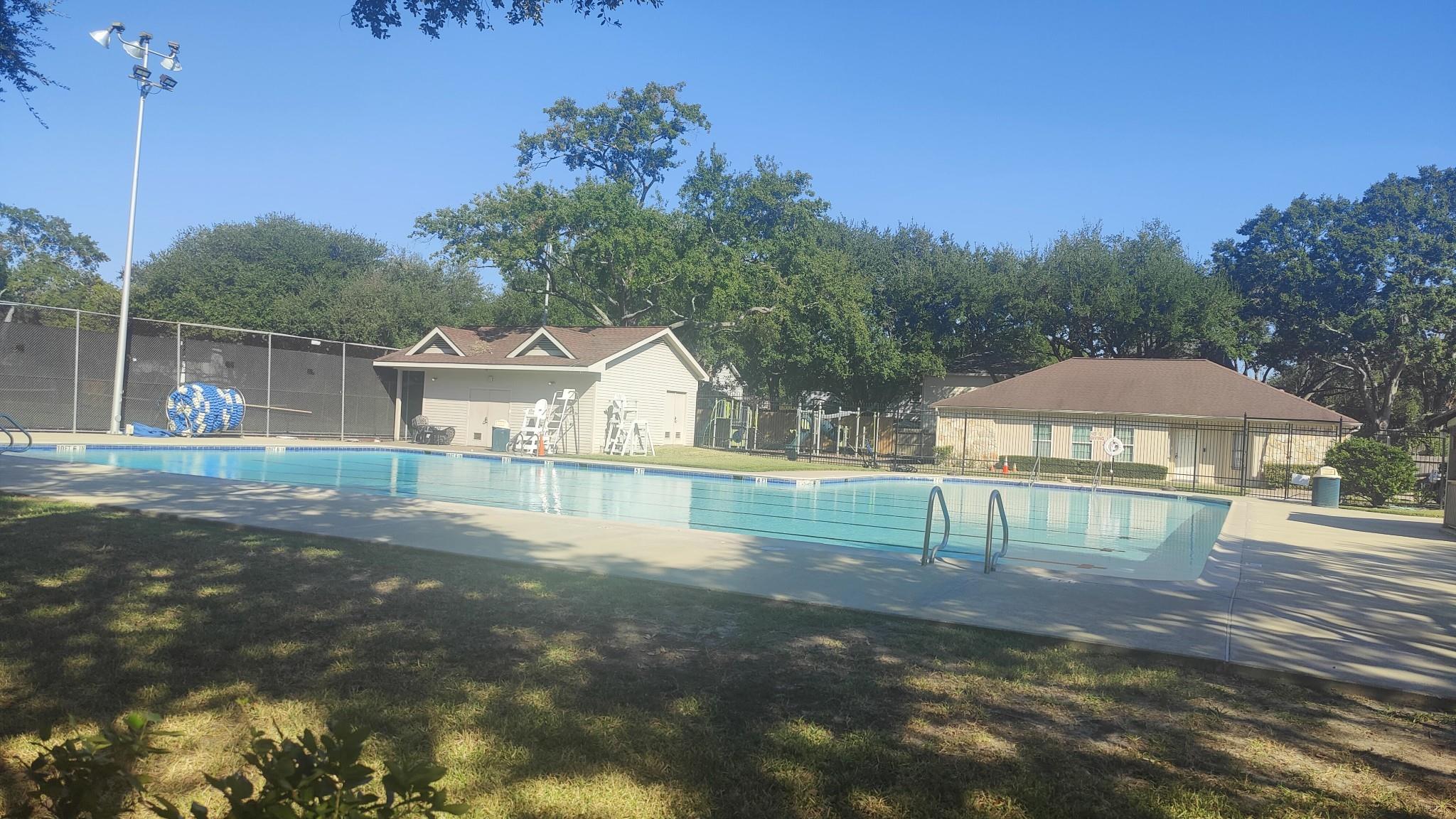 13903 Chevy Chase Drive