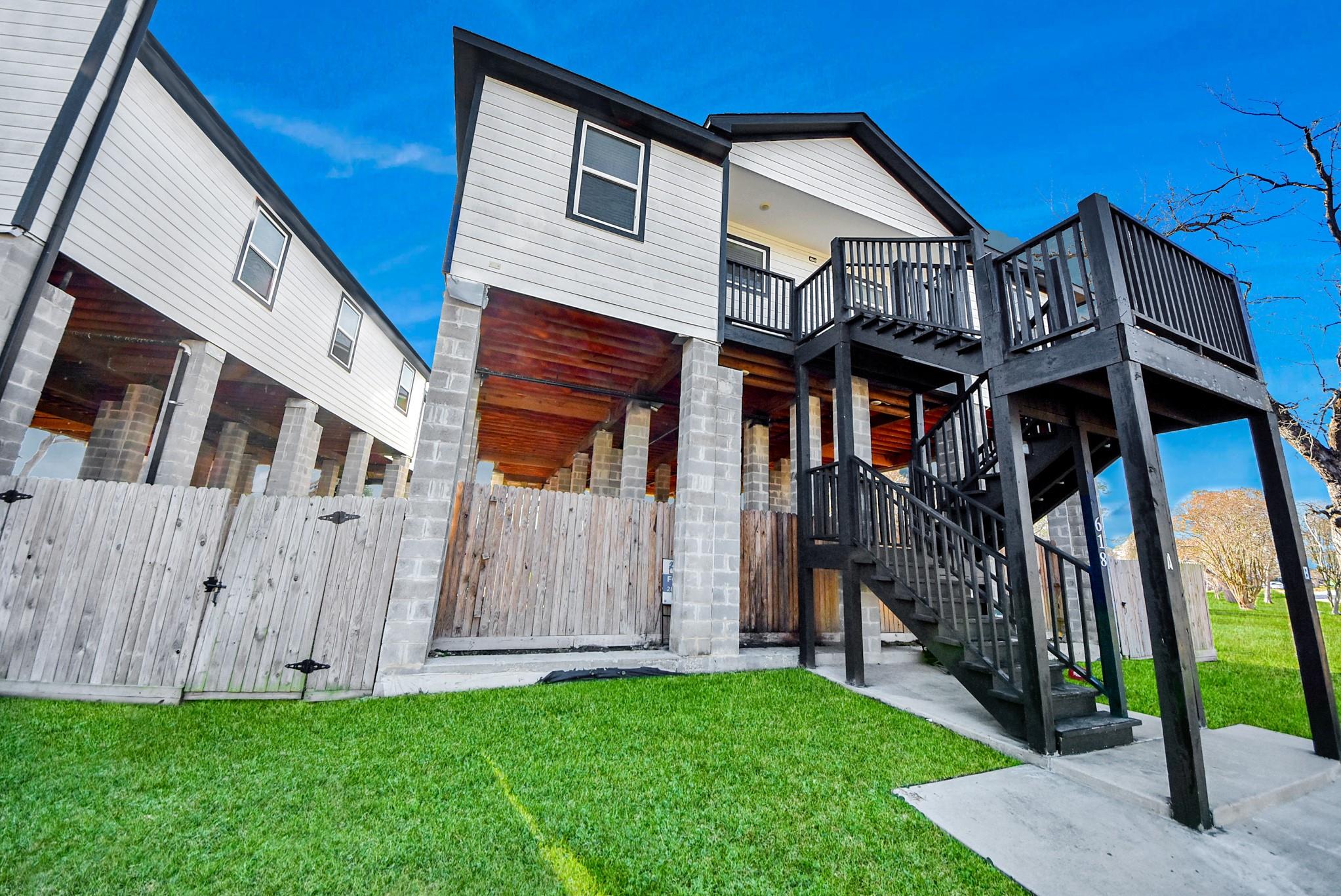618 Maple Way Unit: A/B