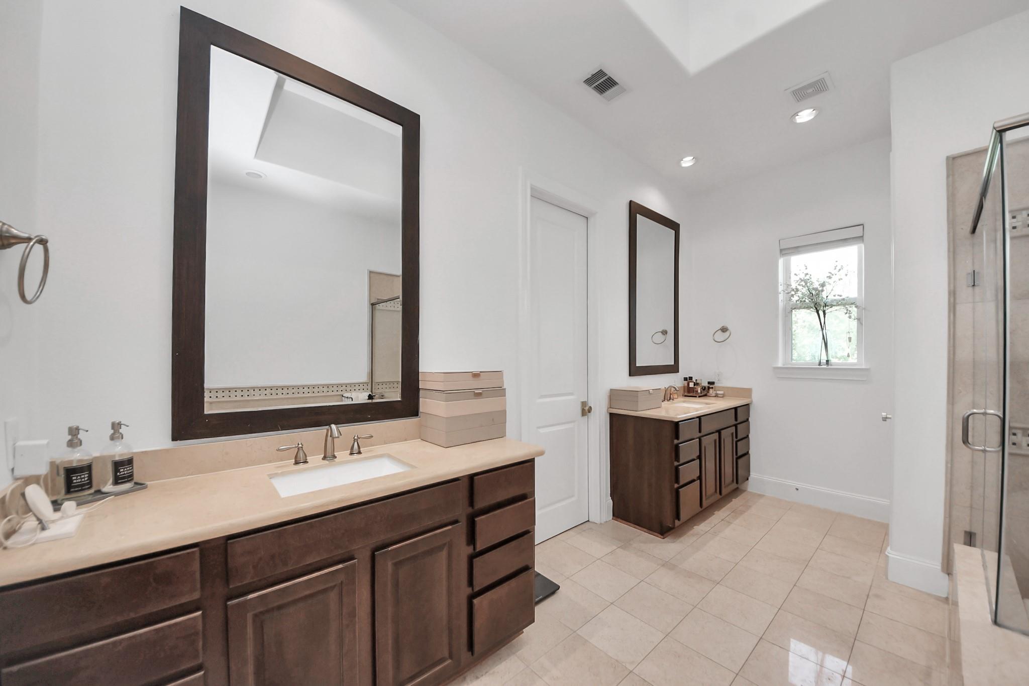 8928 Lakeshore Bend Drive