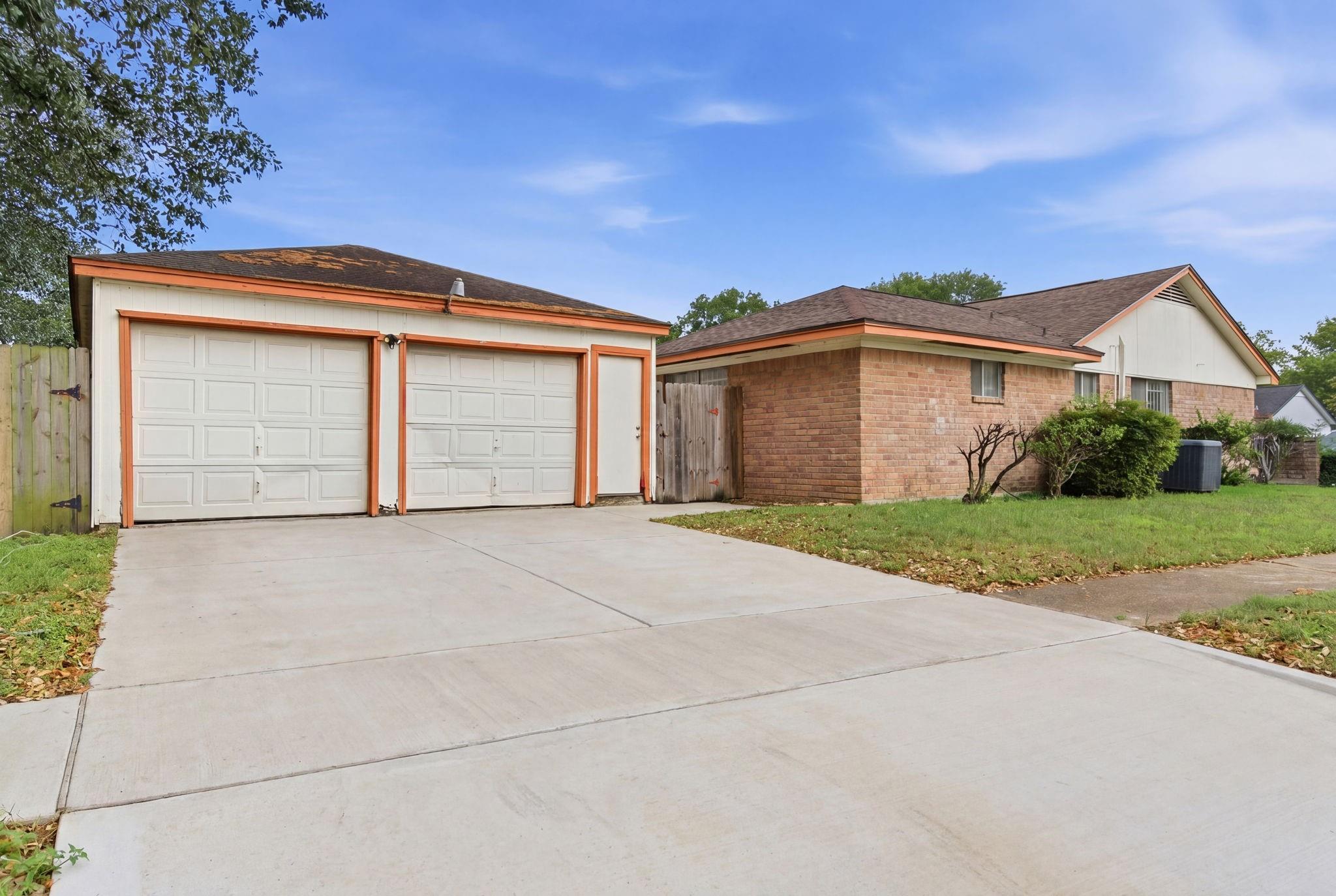 303 N Forest Boulevard