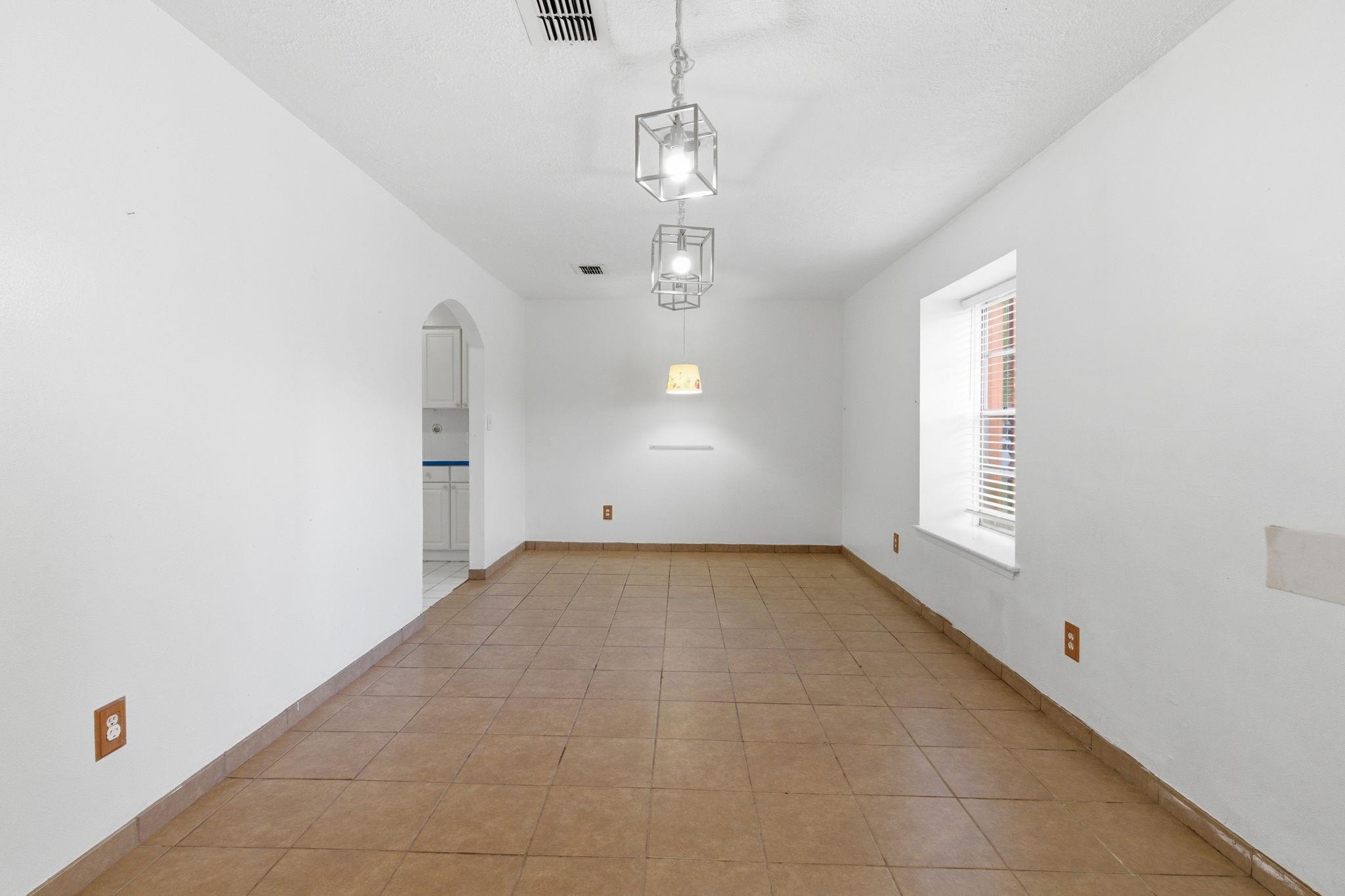 303 N Forest Boulevard