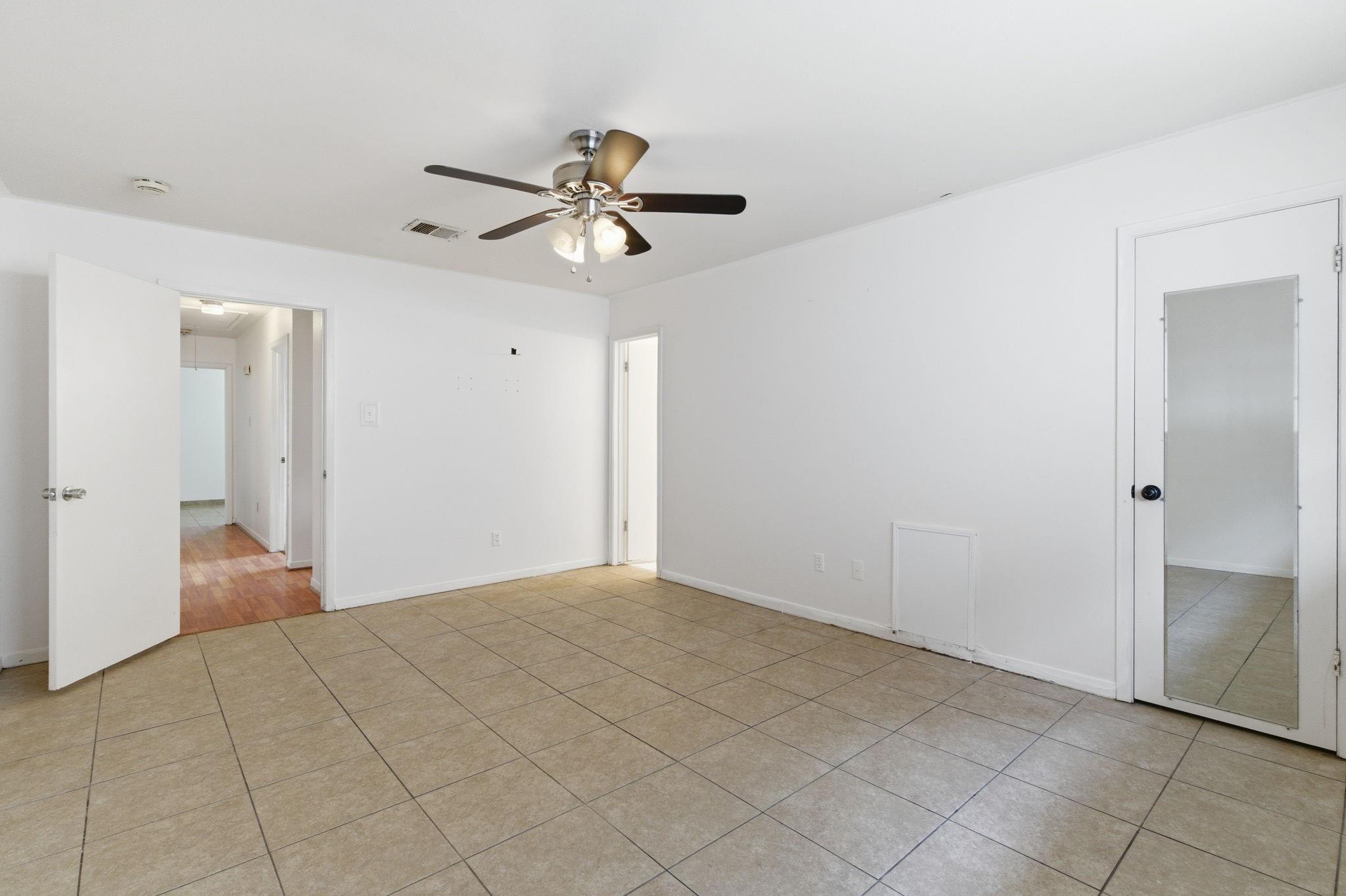 303 N Forest Boulevard