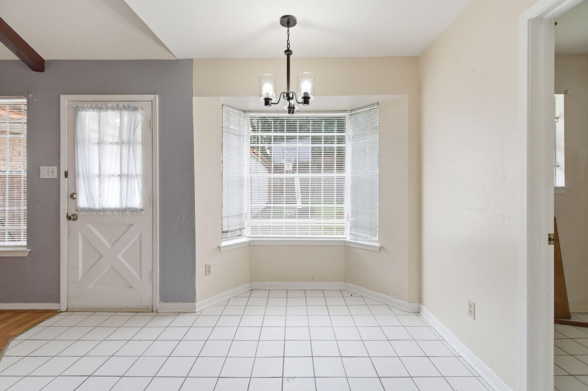 303 N Forest Boulevard