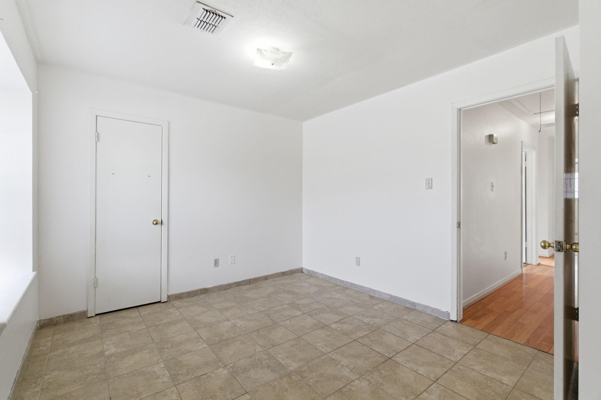 303 N Forest Boulevard