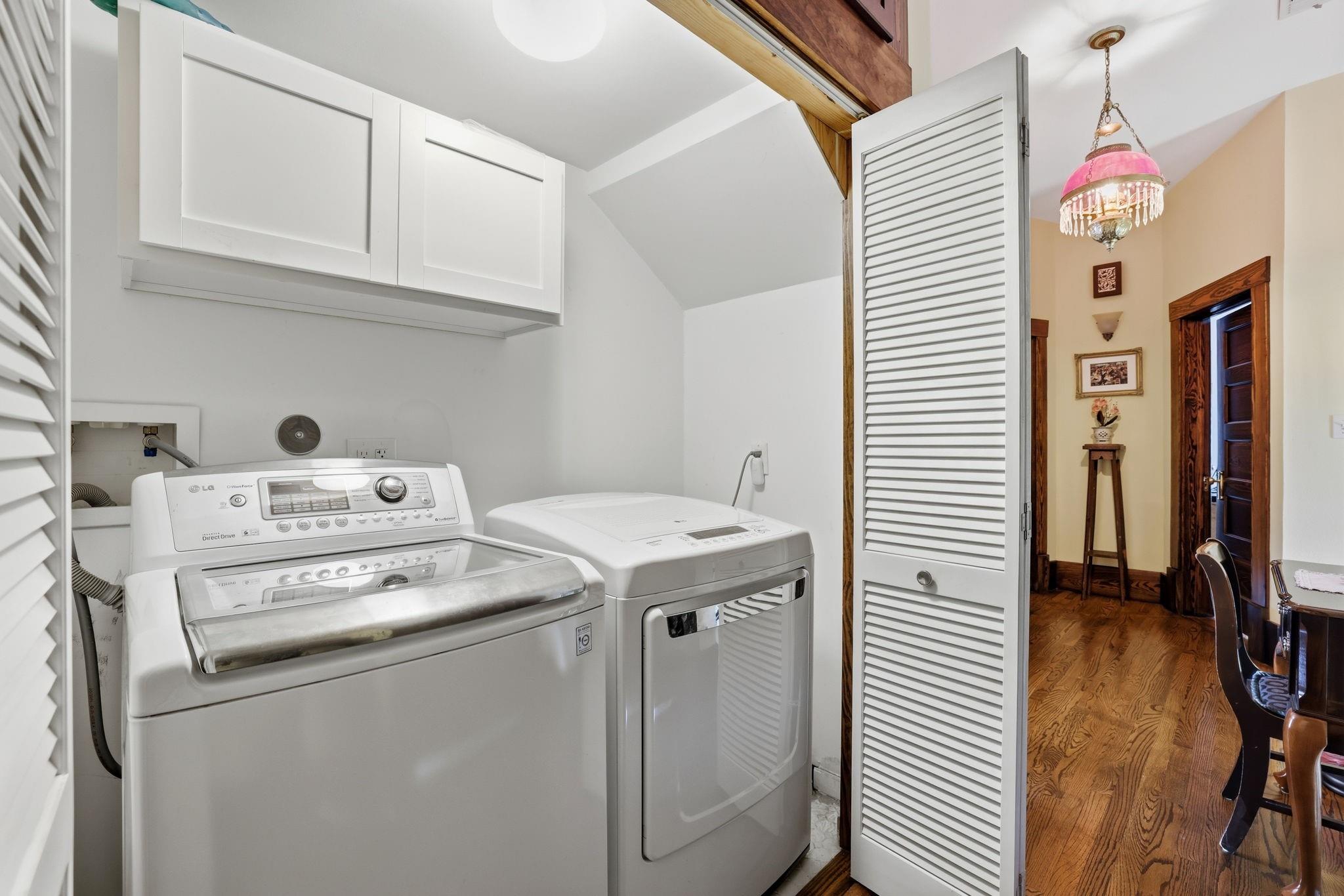 3222 Morrison Street