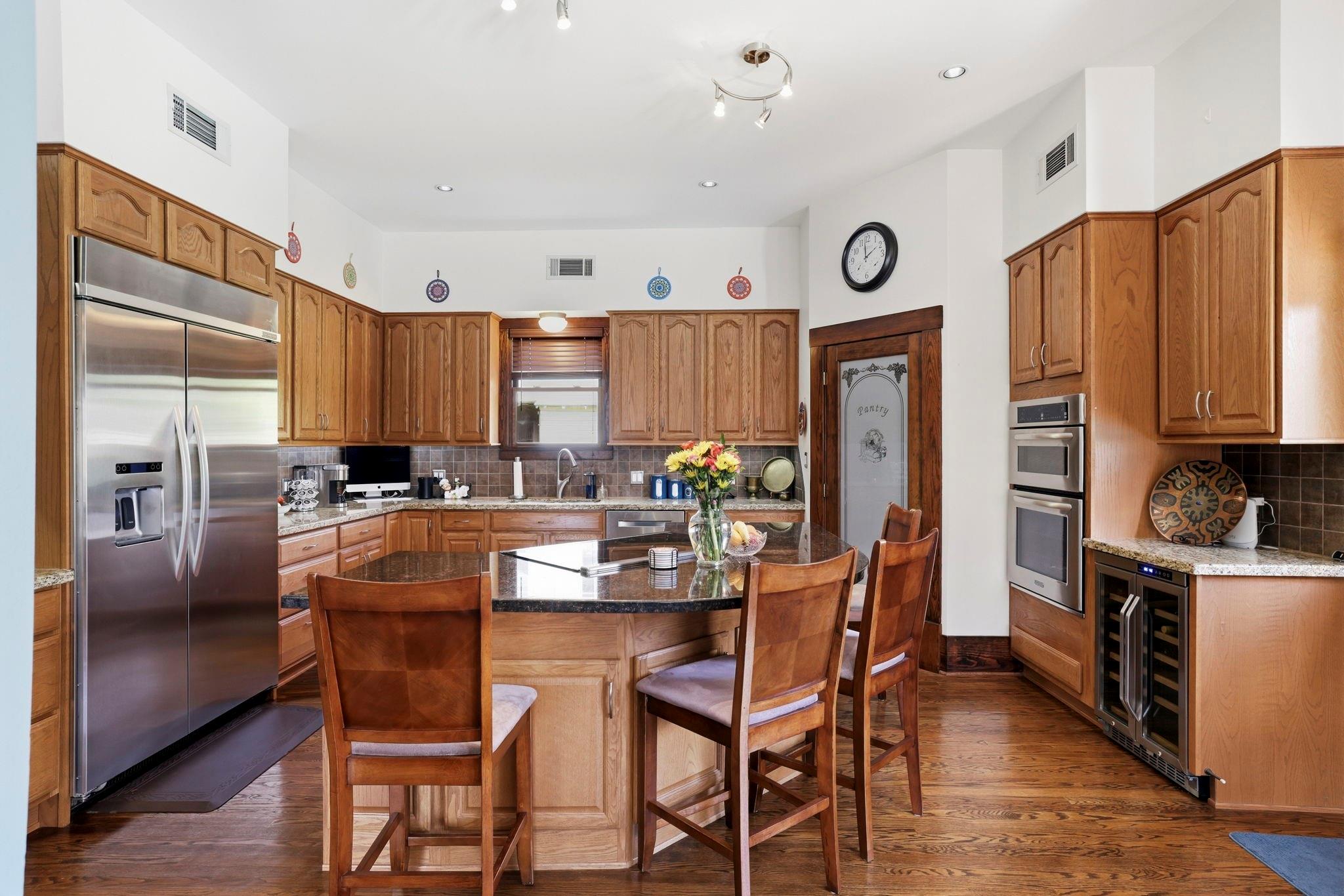 3222 Morrison Street