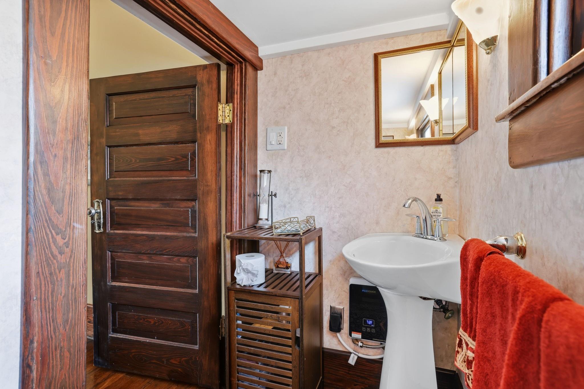 3222 Morrison Street