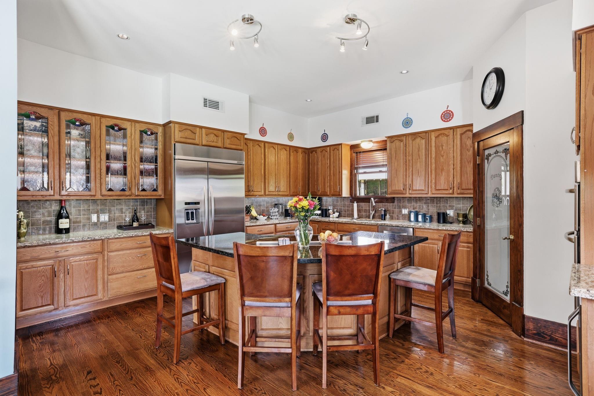 3222 Morrison Street