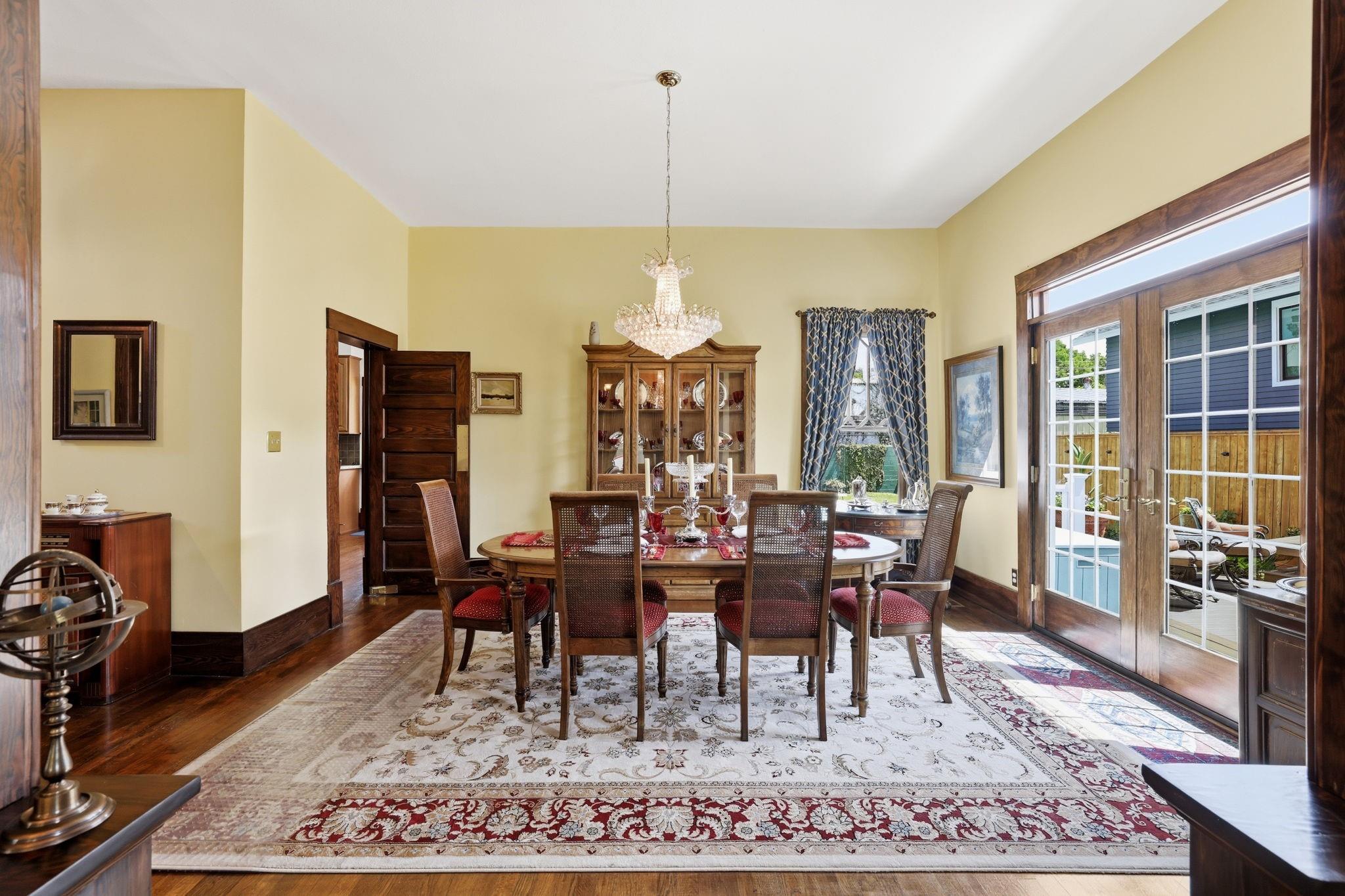 3222 Morrison Street