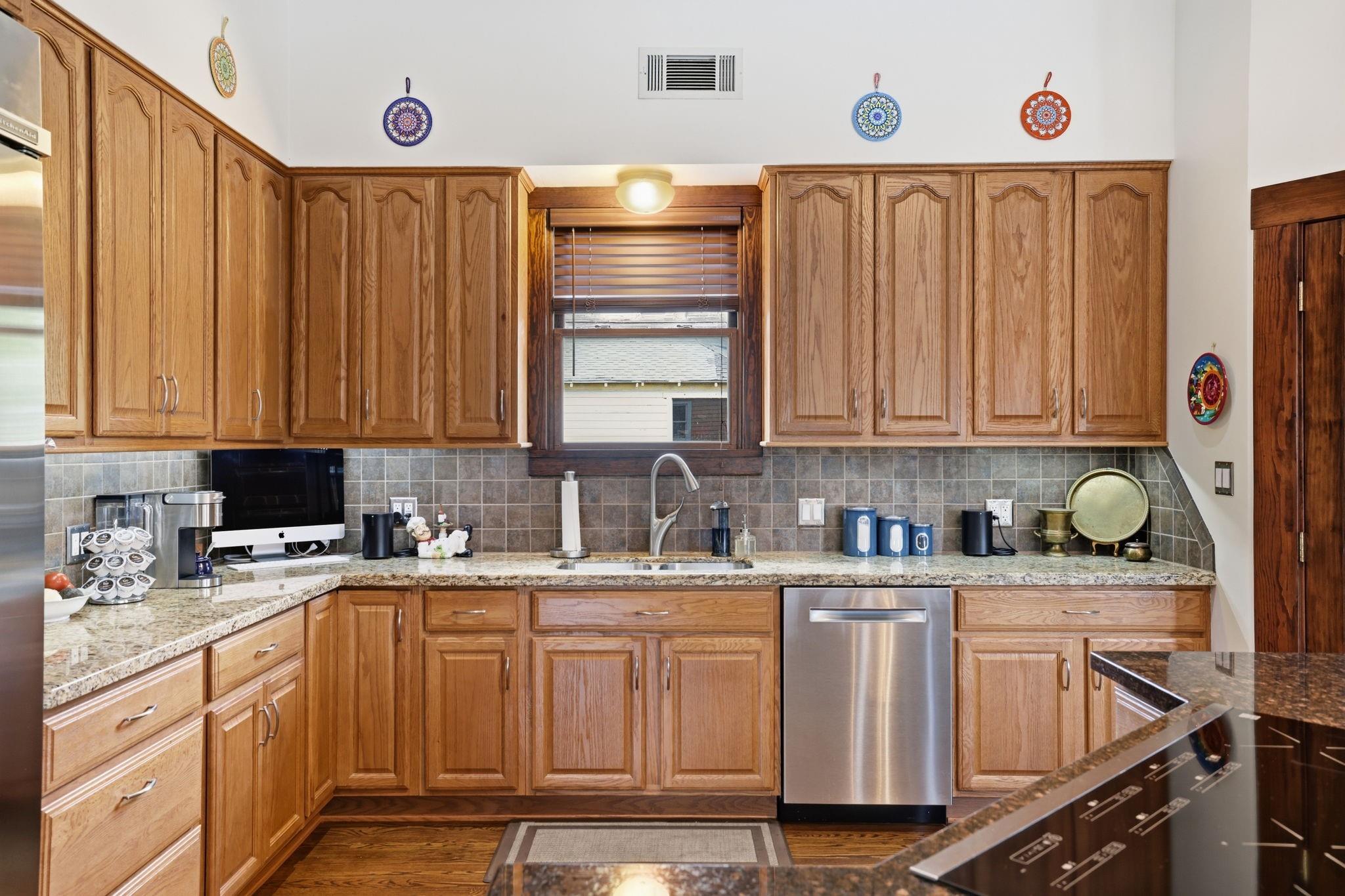 3222 Morrison Street